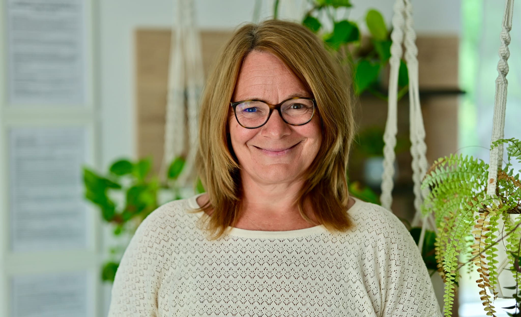 Regina Schnaitter in ihrer Praxis